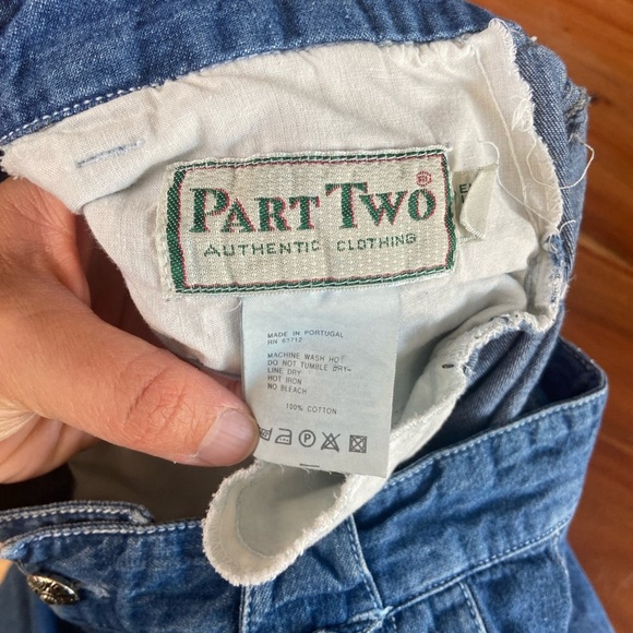 Retro Vintage Ultra High Rise Mom Jean Pleated Straight Leg Jean - Picture 4 of 6